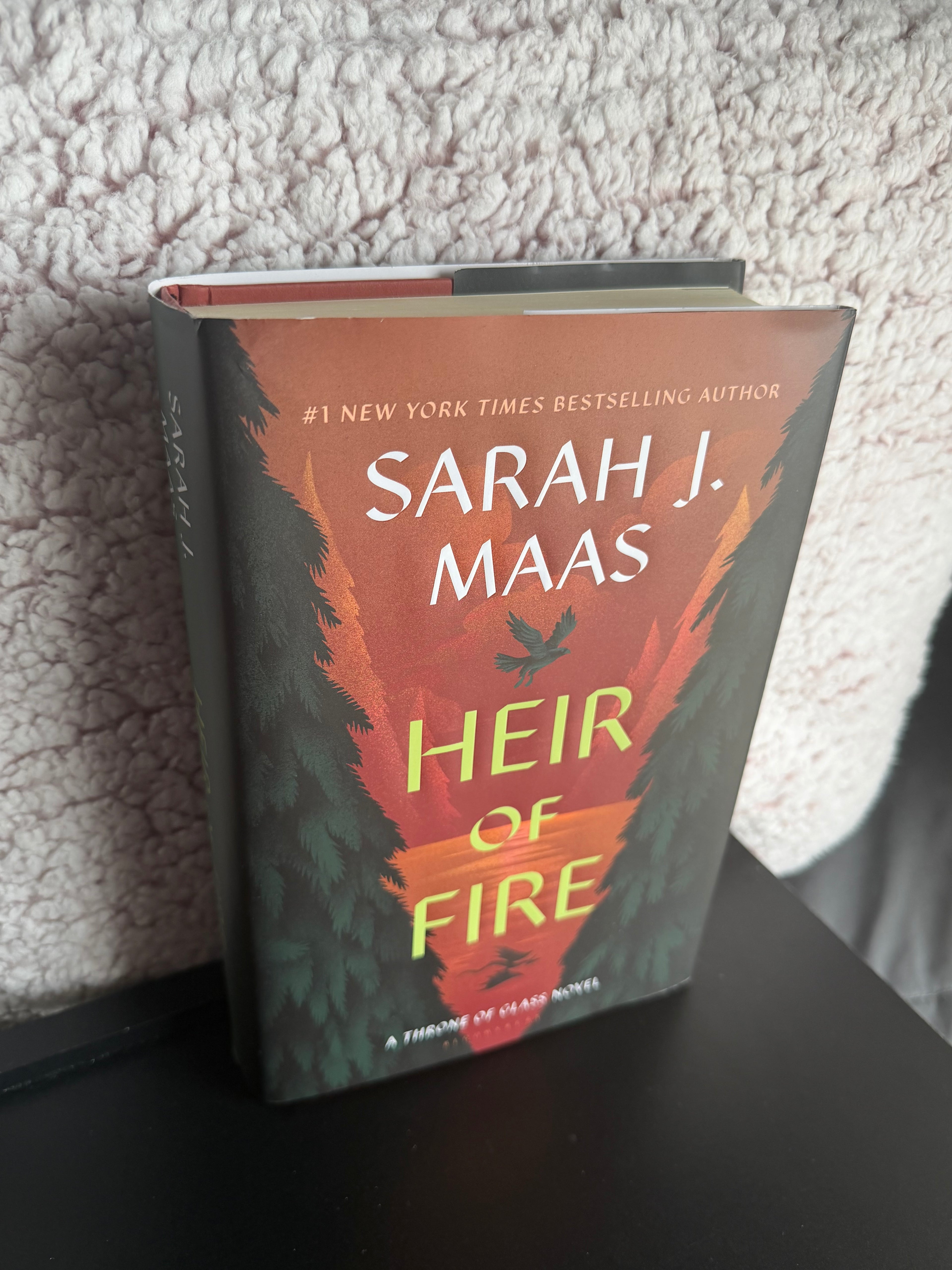 Heir Of Fire (Hardcover) Condition: Like New